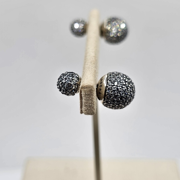 🎁 Authentic Pandora ⭐️RETIRED⭐️ REVERSIBLE STUD EARRINGS - Picture 5 of 8